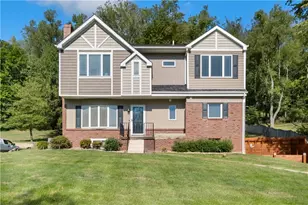 2467 Trotter Dr, Hampton, PA 15101 - Photo 2