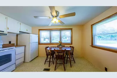 1044 Bert Cir, Penn Twp, PA 15675 - Photo 12