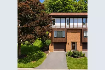 221 Thornberry Dr, Ross Twp, PA 15237 - Photo 2