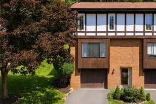 221 Thornberry Dr, Ross Twp, PA 15237 - Photo 2