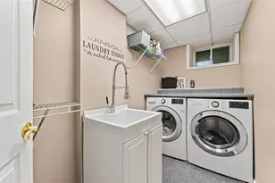 107 Joan Dr, Pittsburgh, PA 15209 - Photo 32