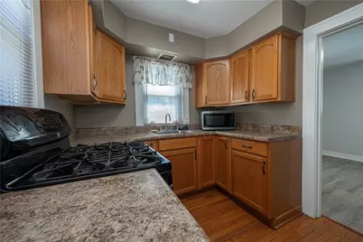 1116 Muldowney Ave, Pittsburgh, PA 15207 - Photo 10