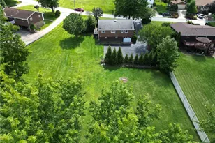 7111 Gayle Dr, Union Township, PA 15332 - Photo 2