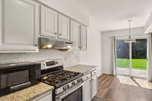 404 Chandler Pl, Pittsburgh, PA 15212 - Photo 10
