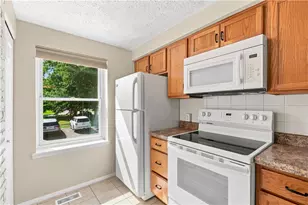 1017 Cottonwood Ct, Cranberry Township, PA 16066 - Photo 16
