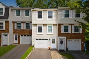 1017 Cottonwood Ct, Cranberry Township, PA 16066 - Photo 2