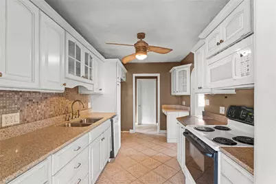 101 Beacon Light Rd, Sewickley Township, PA 15089 - Photo 12