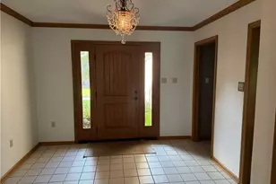 110 Chapel View Dr, Hempfield Township, PA 15601 - Photo 6
