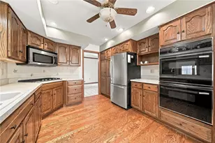 110 Chapel View Dr, Hempfield Township, PA 15601 - Photo 2