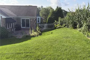 110 Chapel View Dr, Hempfield Township, PA 15601 - Photo 4