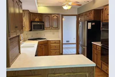 110 Chapel View Dr, Hempfield Township, PA 15601 - Photo 12