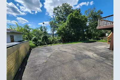 2004 Duquesne Ave, McKeesport, PA 15132 - Photo 10