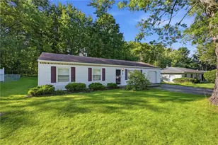 915 Clarksville Rd, Hermitage, PA 16148 - Photo 2