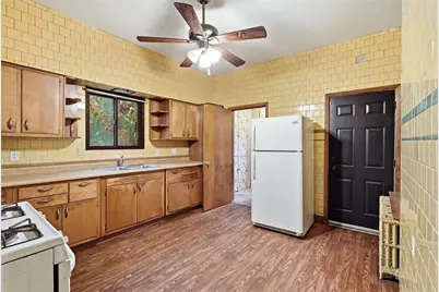 411 E 9th Ave, Munhall, PA 15120 - Photo 14