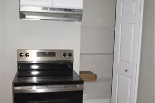 9 E Gaskill Ave, Jeannette, PA 15644 - Photo 12