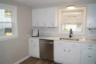 9 E Gaskill Ave, Jeannette, PA 15644 - Photo 10
