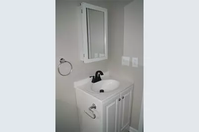 9 E Gaskill Ave, Jeannette, PA 15644 - Photo 18