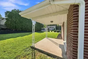 1106 Fairlane Dr, Hopewell Township, PA 15001 - Photo 22