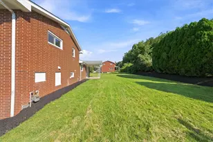 1106 Fairlane Dr, Hopewell Township, PA 15001 - Photo 26
