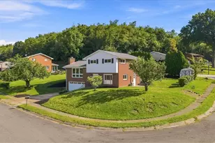 1106 Fairlane Dr, Hopewell Township, PA 15001 - Photo 2