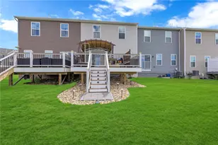2056 Cade Dr, Center Township, PA 15061 - Photo 34