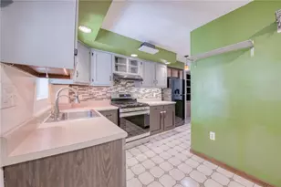 4776 Aloe St, Pittsburgh, PA 15224 - Photo 4