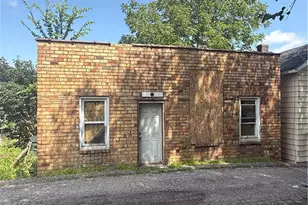 323 Summit Ave, Beaver, PA 16117 - Photo 2
