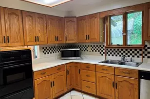 1116 Sperling Dr, Pittsburgh, PA 15221 - Photo 4