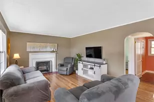 216 Pennsylvania Ave, Zelienople, PA 16063 - Photo 14
