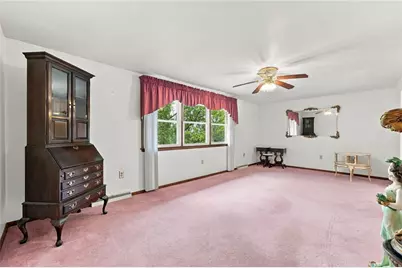 702 Woodside Dr, Jeannette, PA 15644 - Photo 18