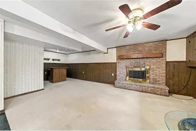 702 Woodside Dr, Jeannette, PA 15644 - Photo 28