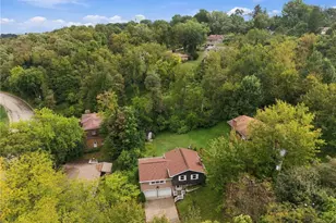 702 Woodside Dr, Jeannette, PA 15644 - Photo 8