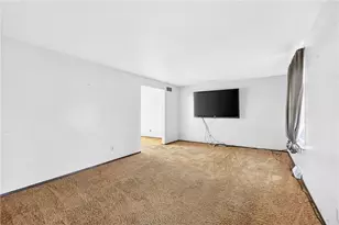 214 Highlander Heights Dr, Pittsburgh, PA 15116 - Photo 6
