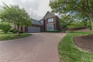 100 Prestonwood Ln, Peters Township, PA 15317 - Photo 2