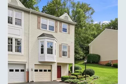 475 Cherryhill Dr, Cecil, PA 15017 - Photo 2