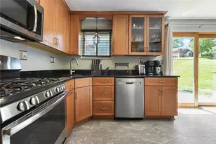 202 Fiesta Dr, Pittsburgh, PA 15239 - Photo 6