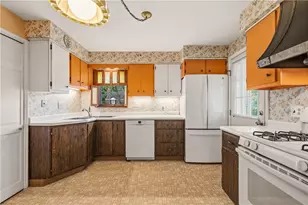4325 McKee Dr, Pittsburgh, PA 15236 - Photo 8