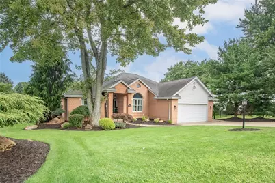 101 Covington Dr, Center Township, PA 16001 - Photo 2