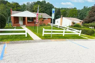 107 Mulkerrin Dr, Ross Twp, PA 15214 - Photo 2