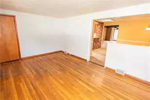 107 Mulkerrin Dr, Ross Twp, PA 15214 - Photo 8