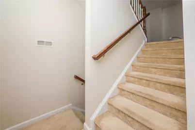 10 Roosevelt Dr, Kennedy Township, PA 15136 - Photo 8