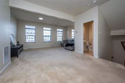 10 Roosevelt Dr, Kennedy Township, PA 15136 - Photo 10