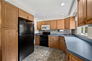 135 Cranbrooke Dr, Findlay Township, PA 15108 - Photo 6