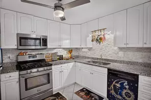 19 Ellen Dr, Robinson Twp, PA 15136 - Photo 6