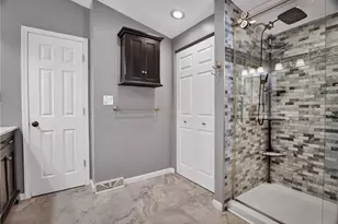 19 Ellen Dr, Robinson Twp, PA 15136 - Photo 14