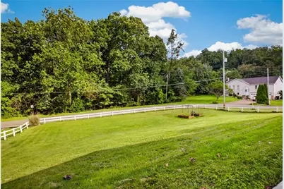 19 Ellen Dr, Robinson Twp, PA 15136 - Photo 40