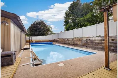 19 Ellen Dr, Robinson Twp, PA 15136 - Photo 24