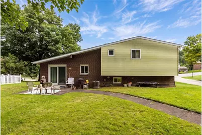 1081 Old Post Rd, South Park, PA 15129 - Photo 6