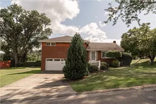 4913 Aspen St, West Mifflin, PA 15122 - Photo 32
