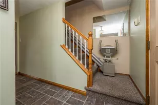 5639 Tracy Dr, Bethel Park, PA 15236 - Photo 6